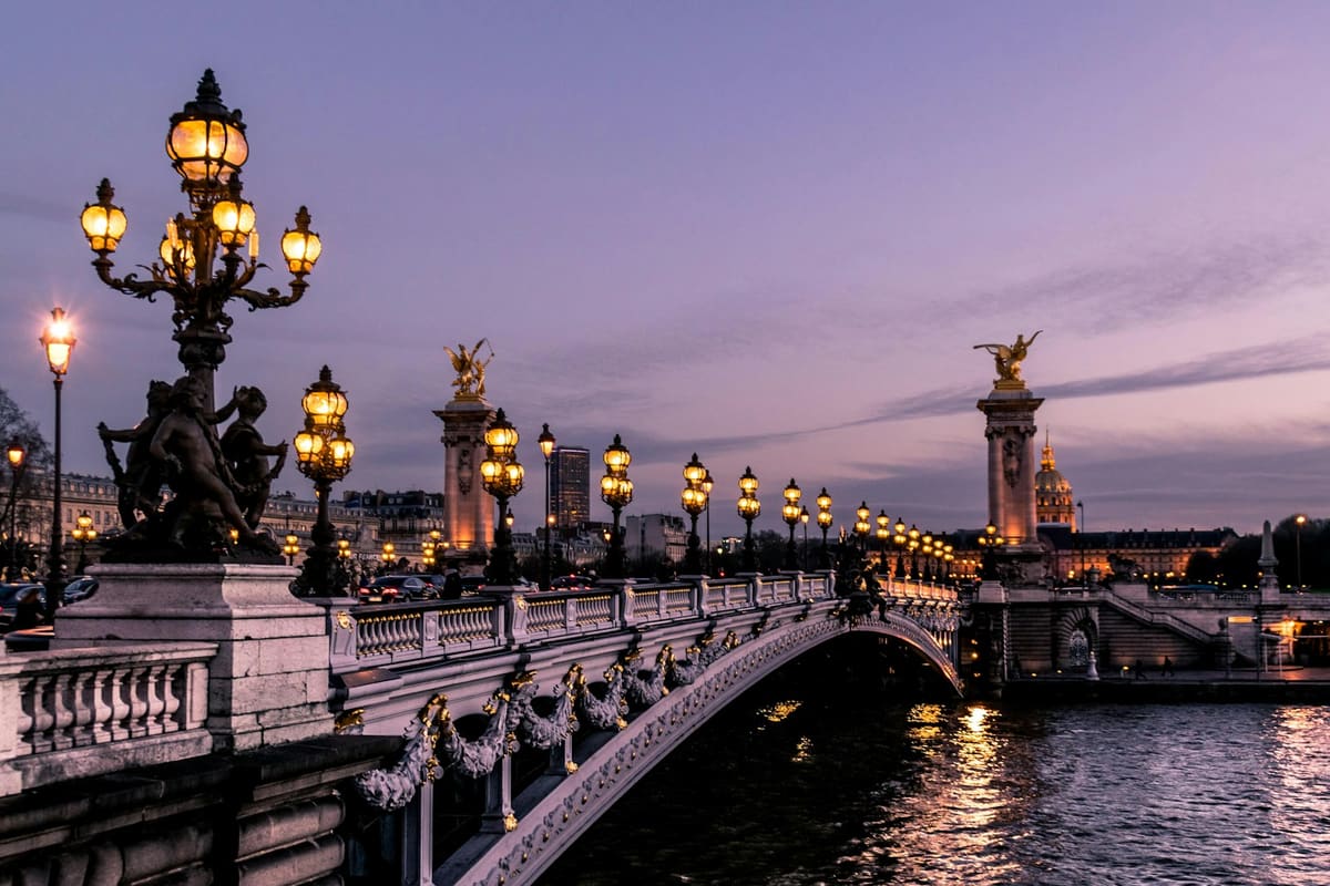 Essence of France — Private Package 7-day tour: Paris highlights & the lavender fields of Provence