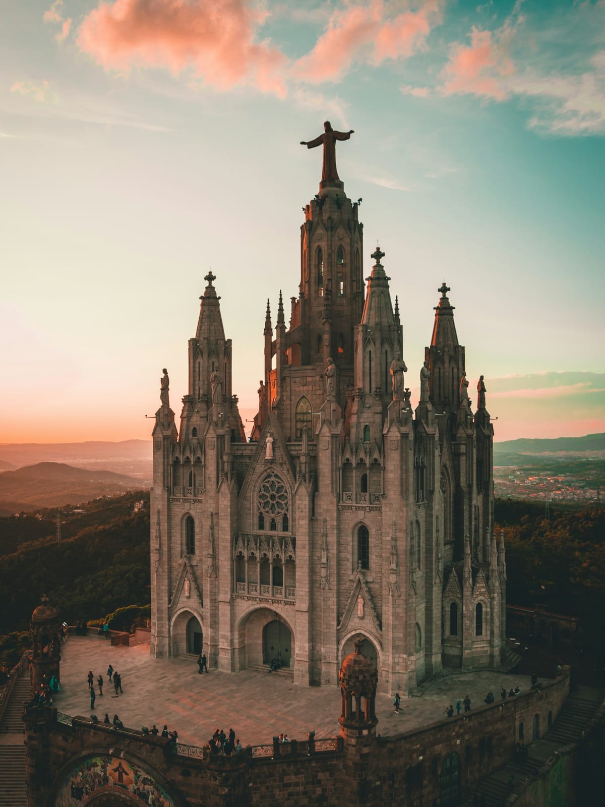 North of Spain — Private Package 12-day tour: Barcelona, Bilbao, San Sebastián, Oviedo & Santiago